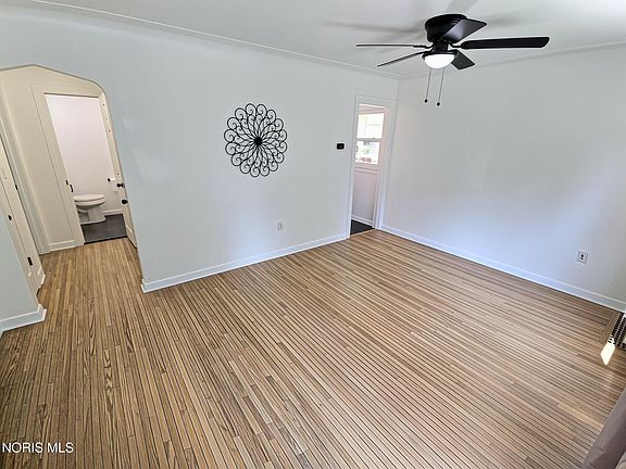 5th image of 2324 Ward St
