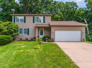 2 Scenic Point, Bloomington, IL 61701