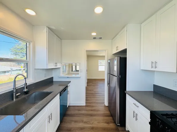 44237 Cedar Ave #C, Lancaster, CA 93534