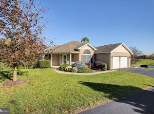 842 Cranberry Dr, Chambersburg, PA 17202