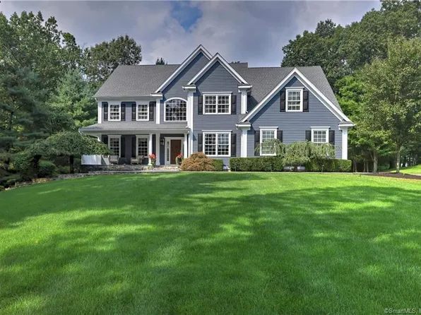 29 Surrey Lane, Trumbull, CT 06611