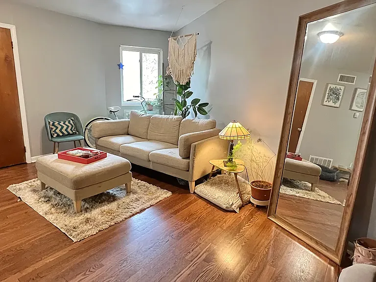 Great floor plan for roommates or large home office