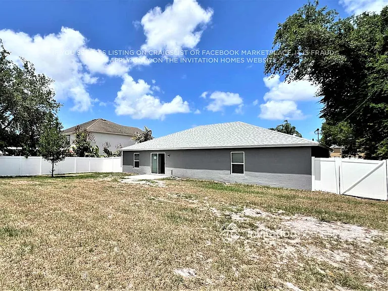 4392 SW Calah Cir — Photo 17
