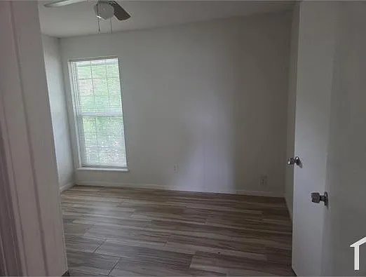 8762 Mickleton Dr — Photo 5