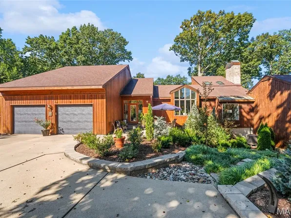 18 Tanewood Ct, Belleville, IL 62223