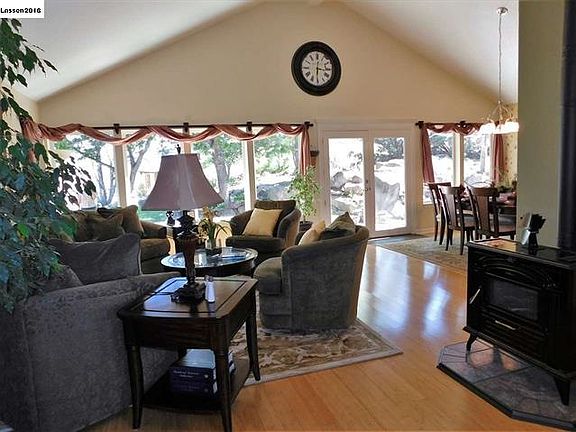 4th image of 705-700 Travis Ln