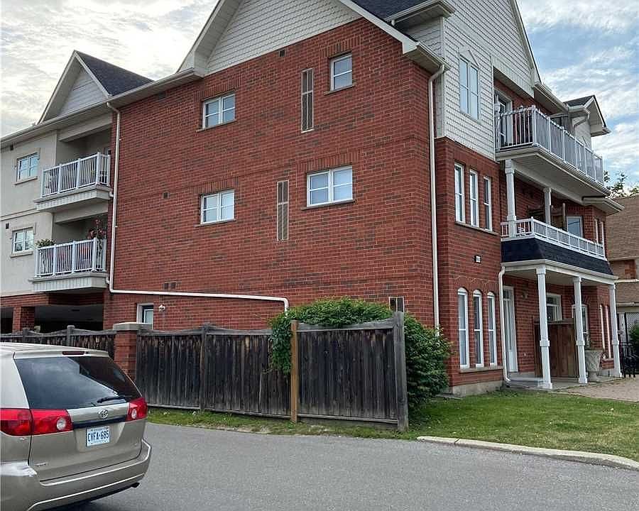 2nd image of 9944 Keele St #101