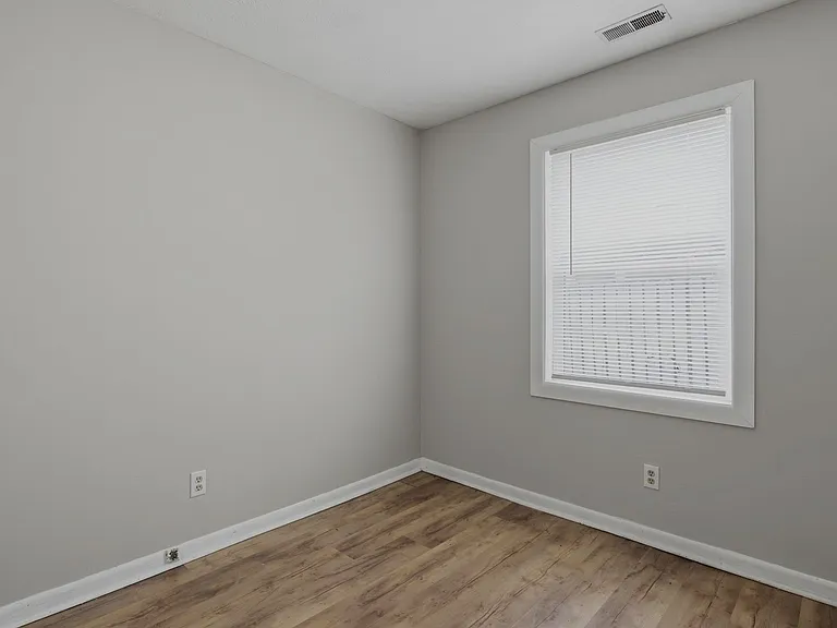 6984 Timberwood Dr — Photo 32