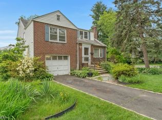 525 Ashwood Rd, Springfield, NJ 07081