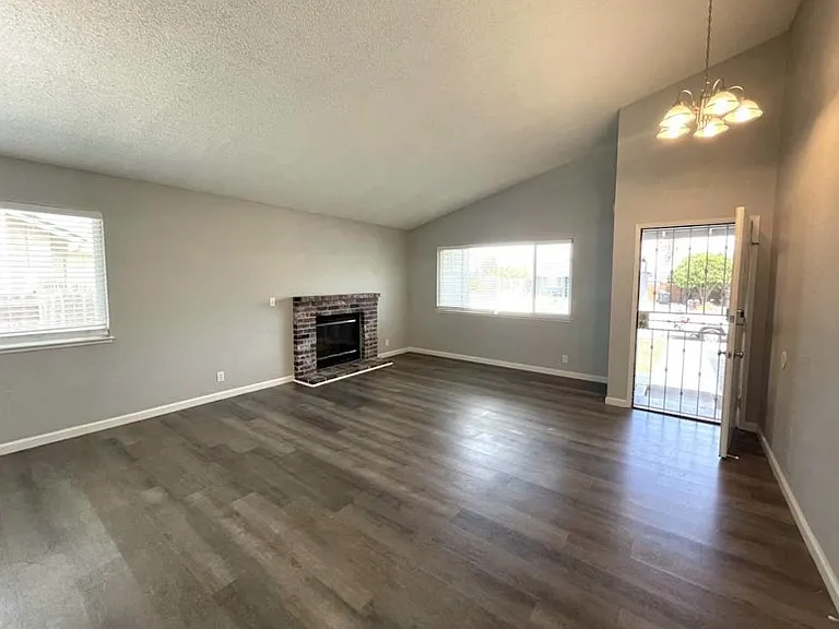 1009 Whistler Dr — Photo 6