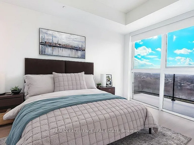 50 George Butchart Dr #922 — Photo 4