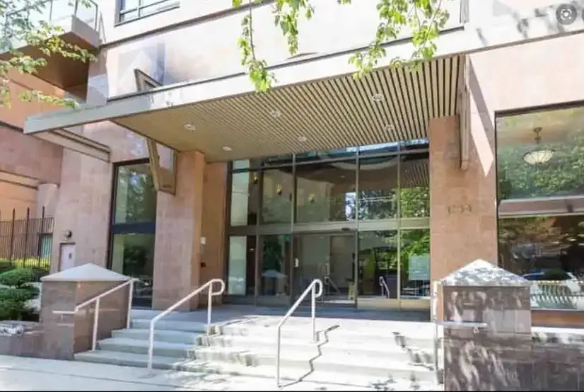 1 bed, 606 sqft, $2,590 — Photo 2