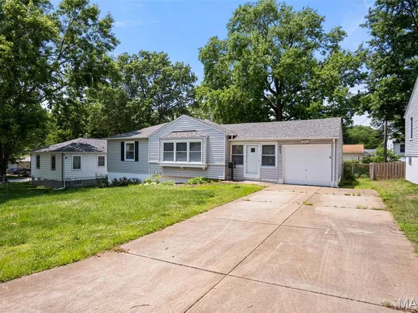 9553 Erie Dr, Saint Louis, MO 63123