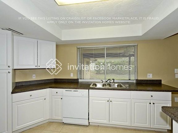 5th image of 202 Earl St