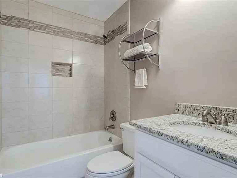 13130 White Marsh Ln #207 — Photo 9