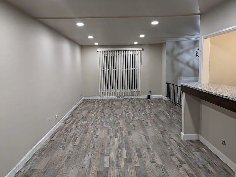 4 bed, 2.5 bath, 2300 sqft, $3,600 — Photo 2