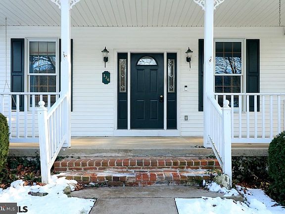 5th image of 136 Edward Dr