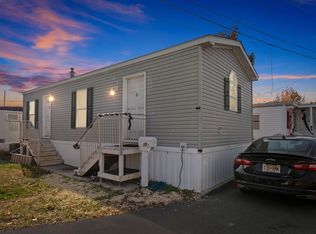 10 W 5th St, Moonachie, NJ 07074