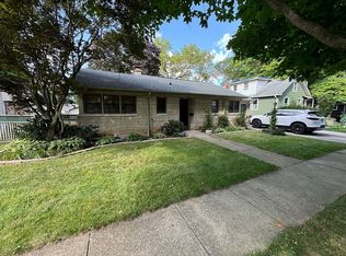 809 Oak St, Valparaiso, IN 46383