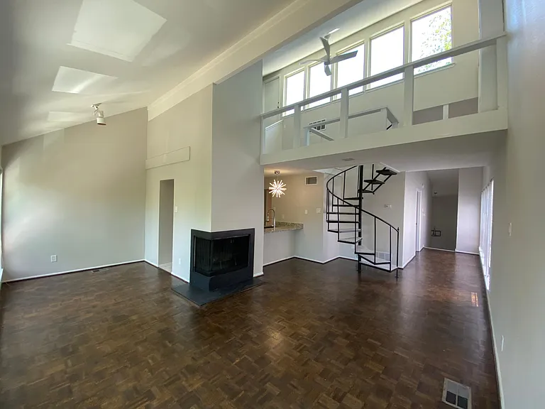 3936 Travis St — Photo 6