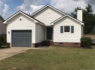 818 Brownsboro Pl, Hope Mills, NC 28348