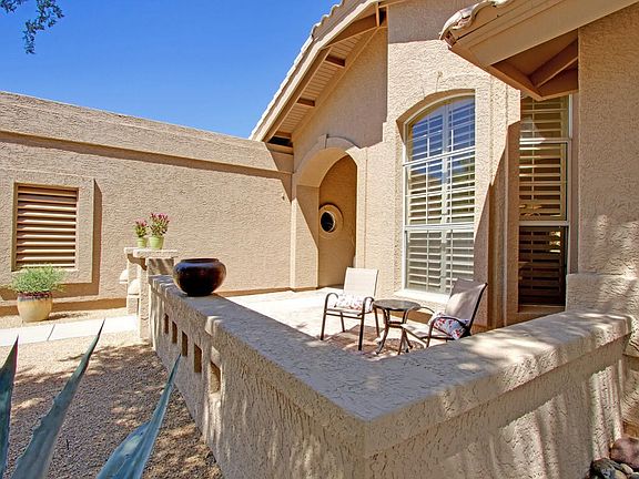 FrontPatio_2861