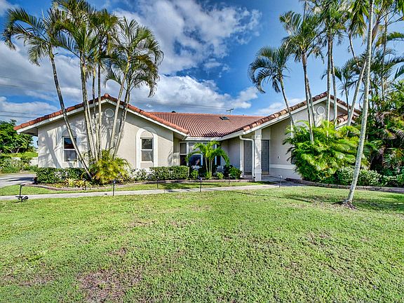 Home For Sale In Greenview Shores