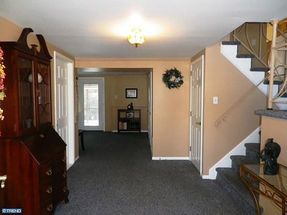 4th image of 118 Longwood Dr