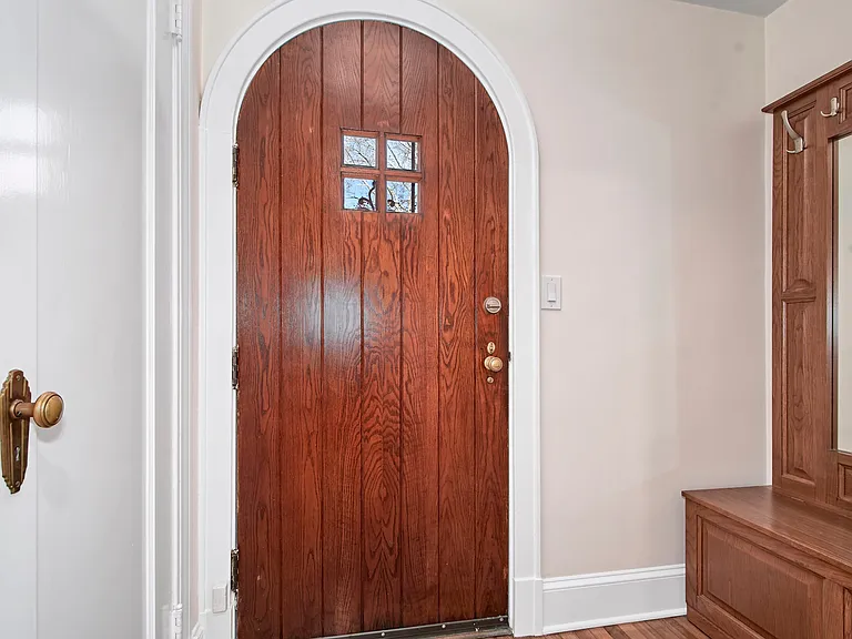 17 Haven Ave — Photo 3
