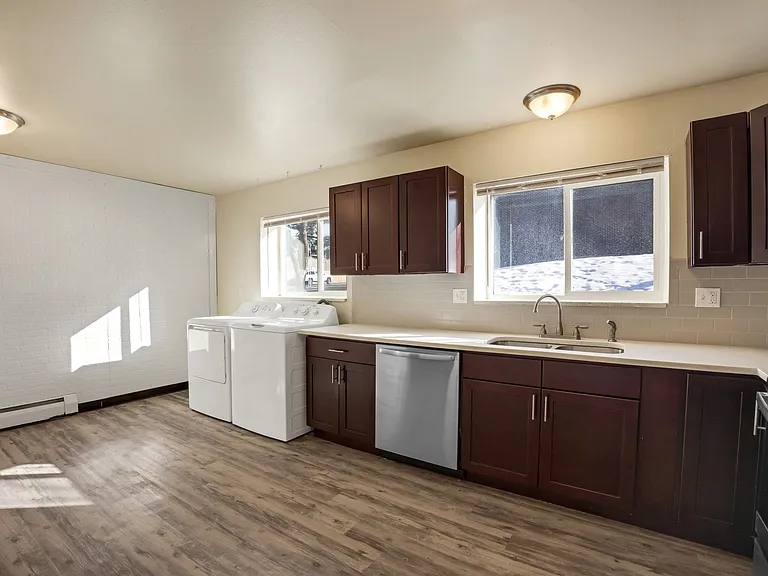 Broadridge Flats and Townhomes — Photo 12