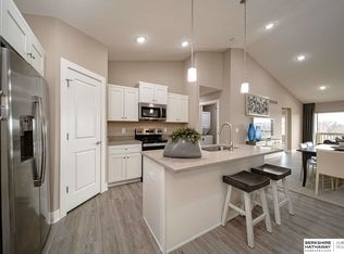 17111 Nicholas Cir, Omaha, NE 68118