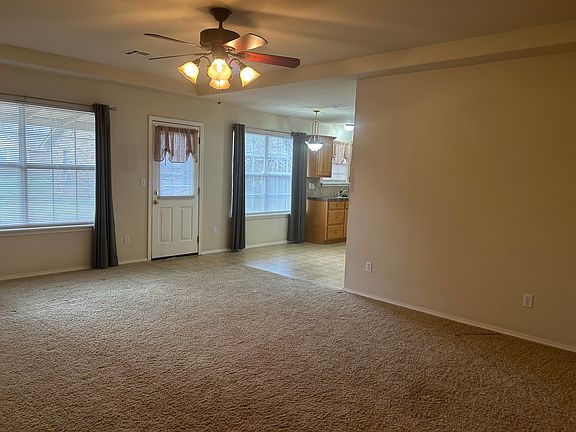 3rd image of 2320 S Hickory St