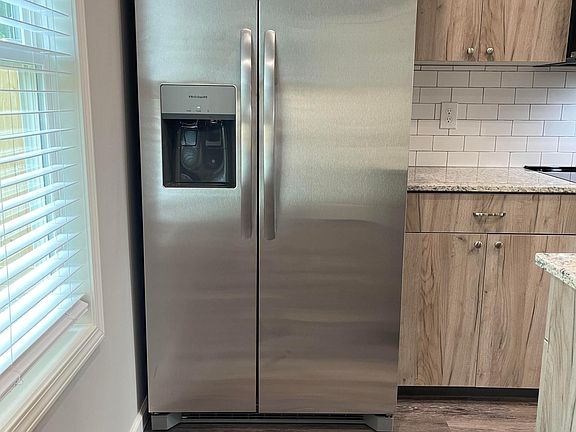 5th image of 173 Southside St #2