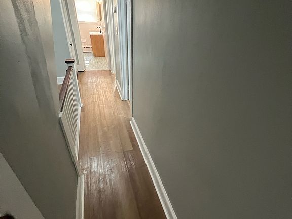 5th image of 224 Bartlett Ave