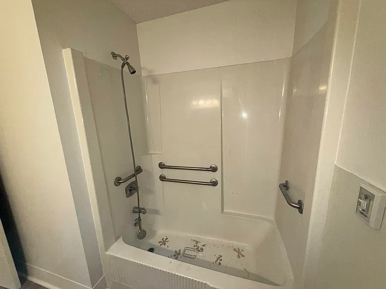 208 Diplomat Way — Photo 14