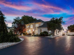 98 Tindall Rd, Robbinsville, NJ 08691