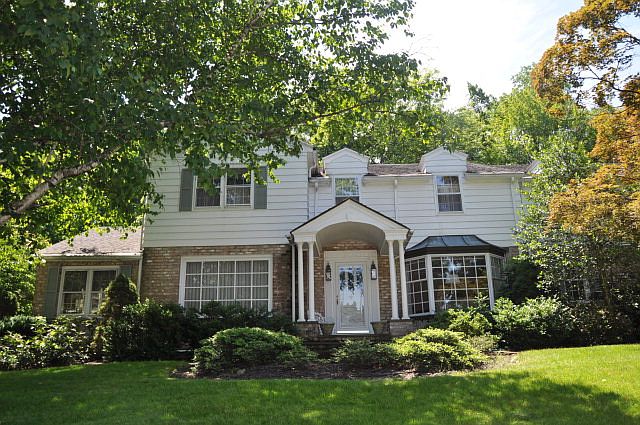 1st image of 1621 Howard Ave