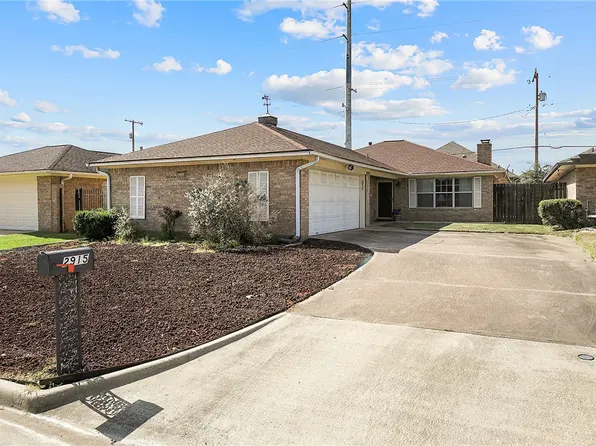 2915 Braeburn St, Bryan, TX 77802