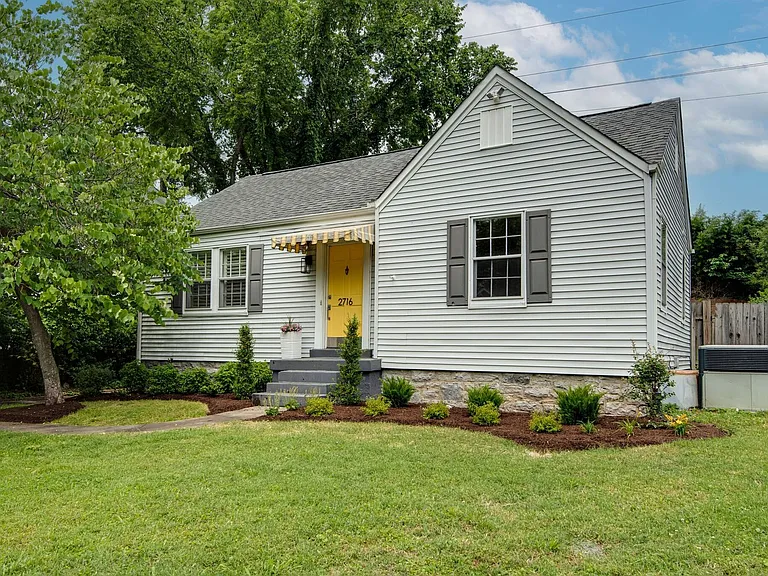 2716 Sharondale Ct — Photo 2