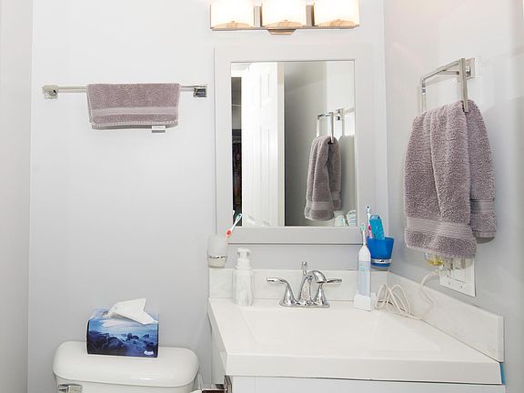 5th image of 2924 N Talman Ave