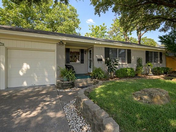 3rd image of 3035 Oxfordshire Ln