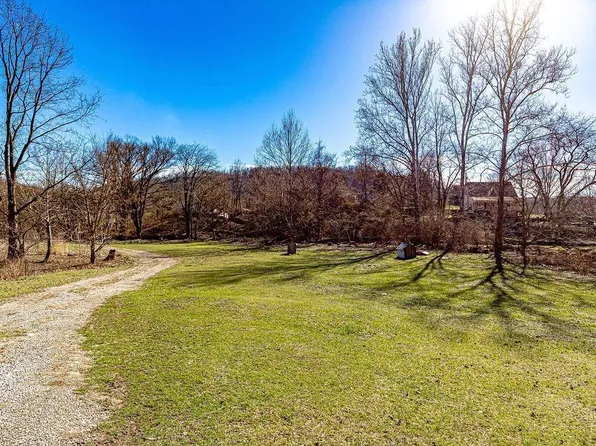 6882 Scoffield Rd, Ripley, OH 45167