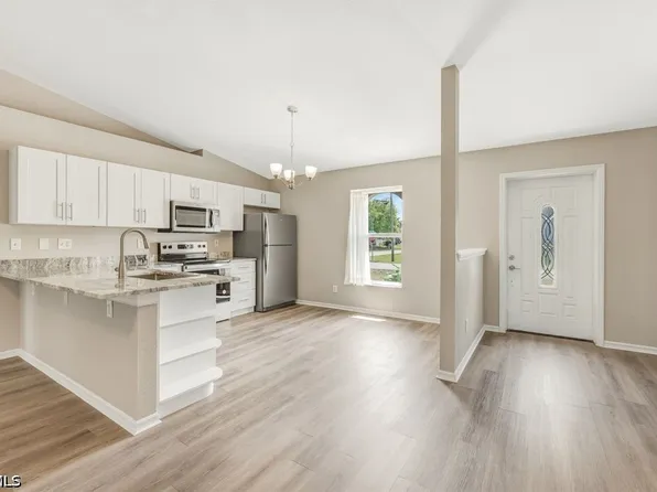 1913 NE 4th Ter, Cape Coral, FL 33909