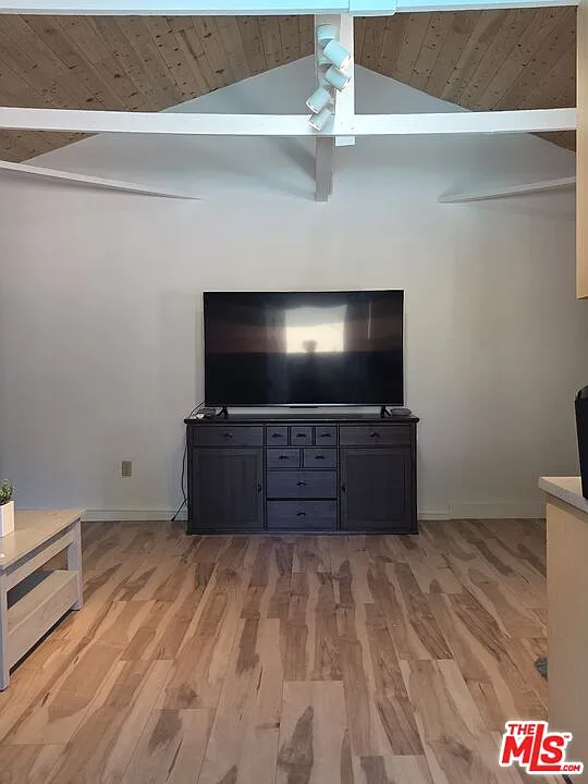 Studio, 1.0 bath, 400 sqft, $1,600 — Photo 3