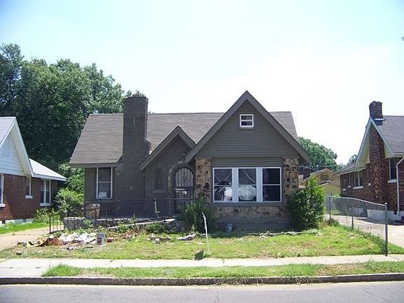3rd image of 972 N Willett St