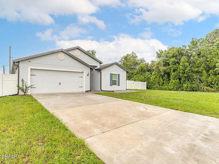 1009 Rosetta Dr — Photo 2