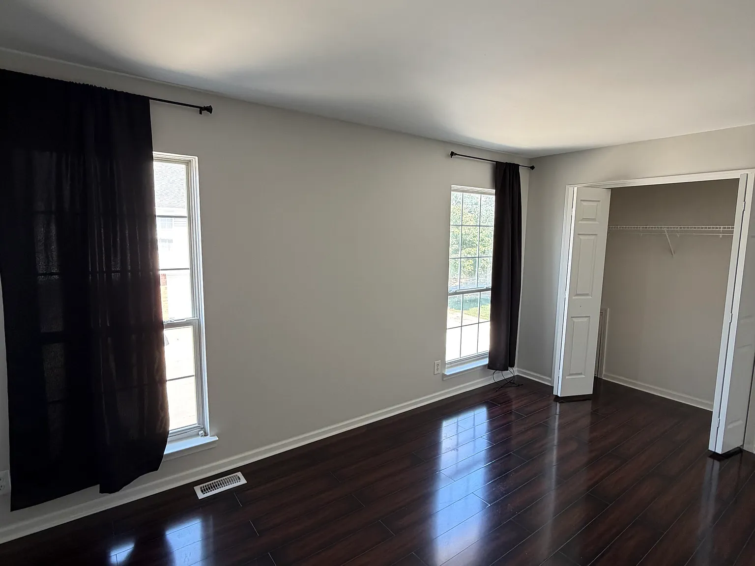 2 bed, 1016 sqft, $1,850 — Photo 2