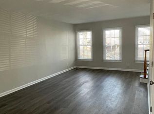 11 Trenton Sq #11, Cleveland, OH 44143