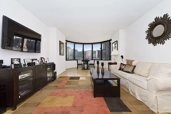 Sold by Thrasher Real Estate | media 2