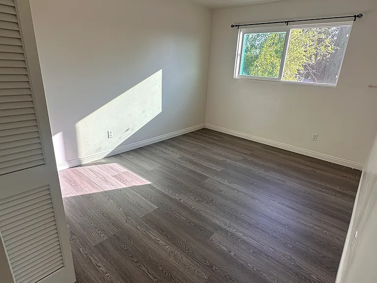 7830 Sinaloa Ave — Photo 7